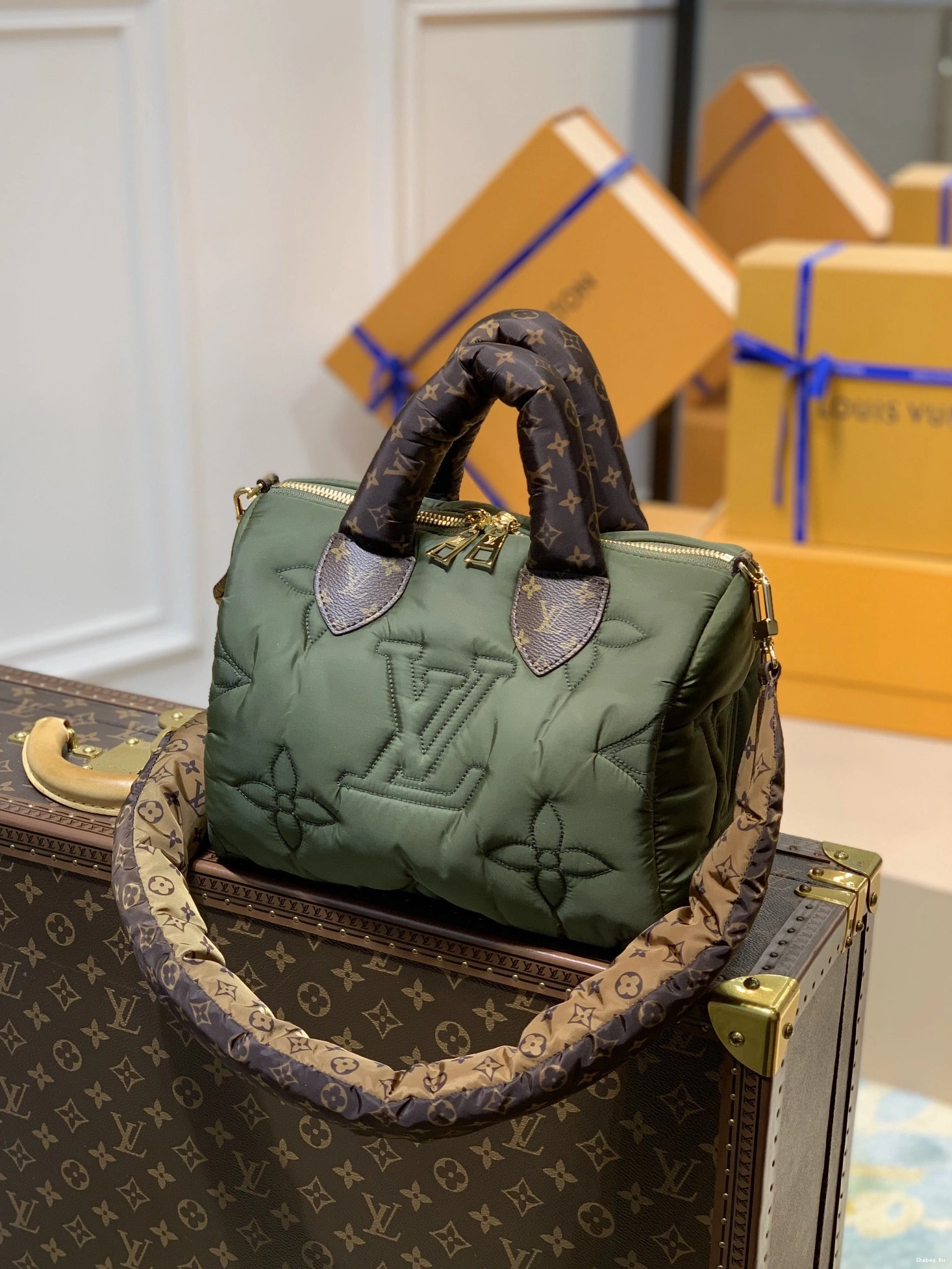 25 LOUIS VUITTON SPEEDY BANDOULIÈRE 0814